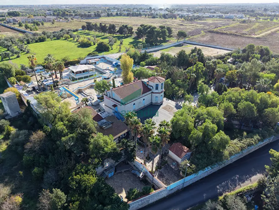 Immagine 117 di Locale commerciale in vendita  in Strada la Grava 16 a Bari