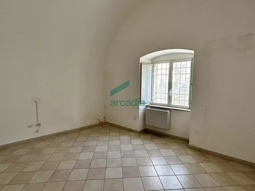 Immagine 11 di Locale commerciale in affitto  in Via Bellino 4 a Bitritto