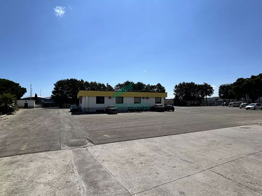 Immagine 16 di Attività artigianale in vendita  in Strada Provinciale Palese-modugno 12 a Modugno