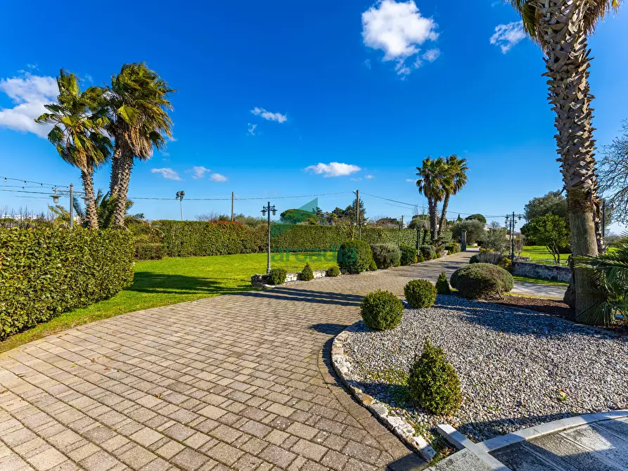 Immagine 40 di Villa in vendita  in Strada Vicinale Vecchia di Matera 369 a Gioia Del Colle