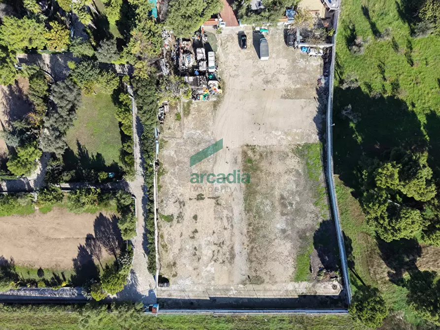 Immagine 121 di Locale commerciale in vendita  in Strada la Grava 16 a Bari