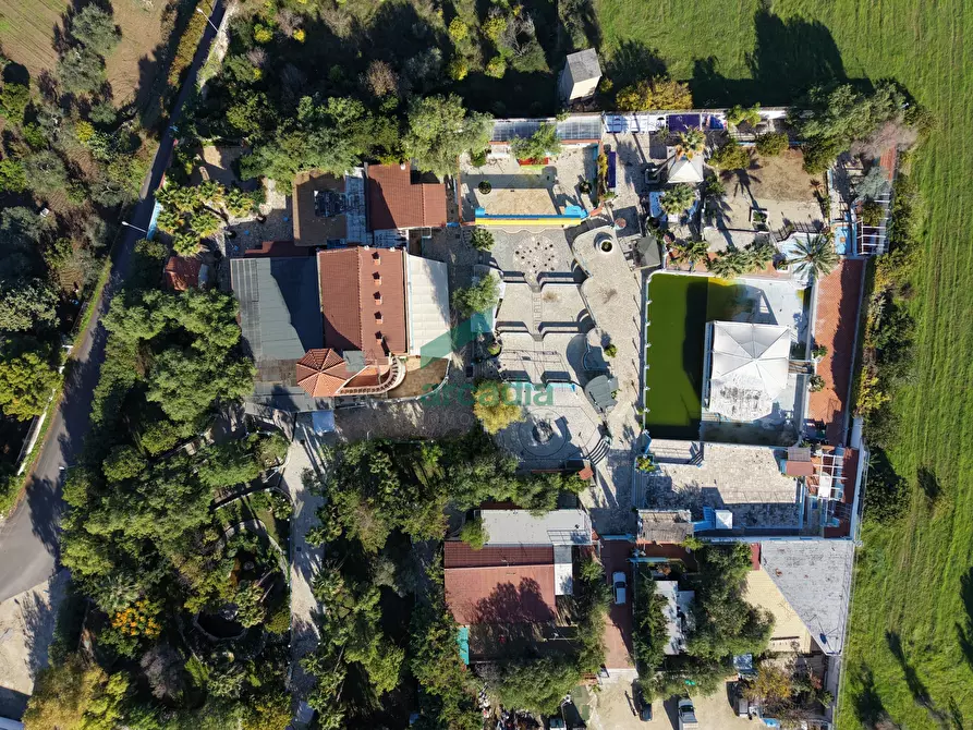 Immagine 123 di Locale commerciale in vendita  in Strada la Grava 16 a Bari