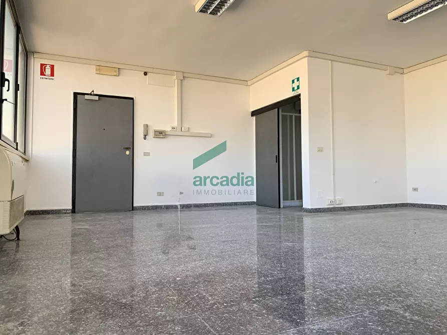 Immagine 6 di Ufficio in affitto  in S.P. 231 a Modugno