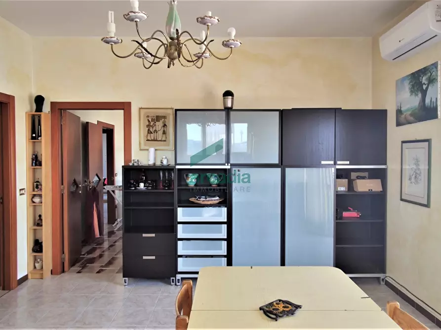 Immagine 7 di Pentalocale in vendita  in Via Pietro Carenza 20 a Turi