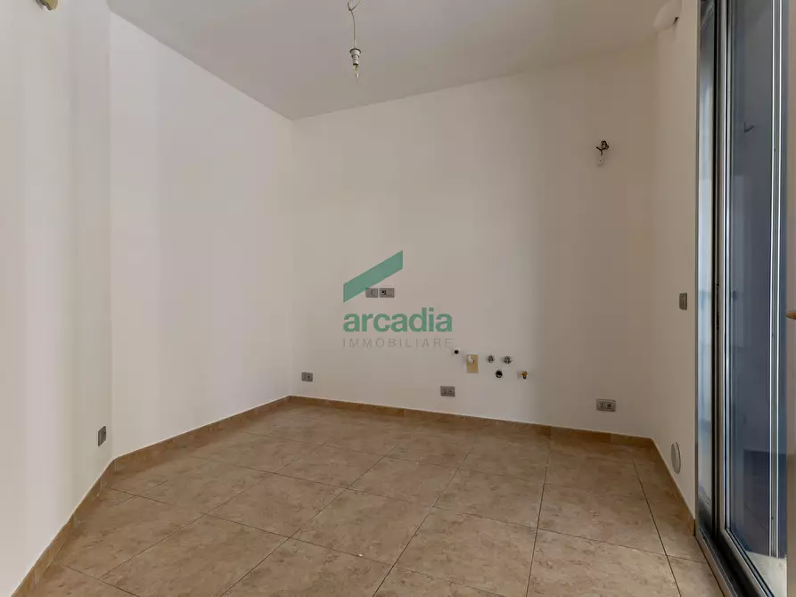 Immagine 55 di Quadrilocale in vendita  in Viale Louis Pasteur 15A a Bari