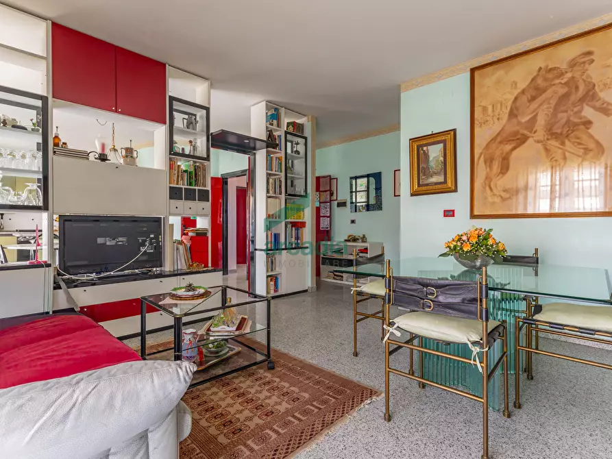 Immagine 8 di Quadrilocale in vendita  in Via Rosario Livatino 9 a Bari