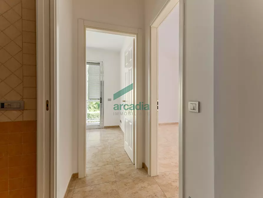 Immagine 17 di Quadrilocale in vendita  in Viale Louis Pasteur 15A a Bari