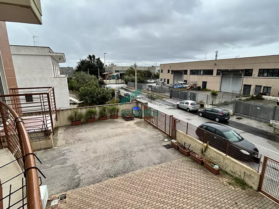 Immagine 25 di Attività artigianale in vendita  in Via dei Vetrai 5 a Modugno