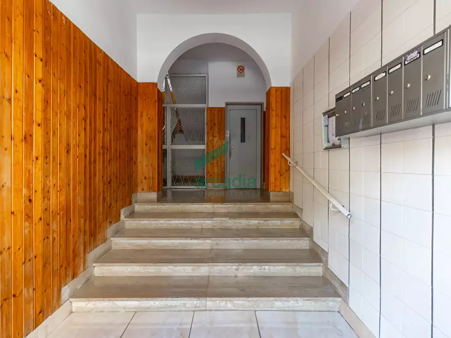 Immagine 29 di Quadrilocale in vendita  in Via Pordenone 12 a Bari