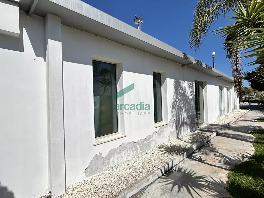 Immagine 14 di Locale commerciale in vendita  in Via Giovanni Gentile 79bis a Bari