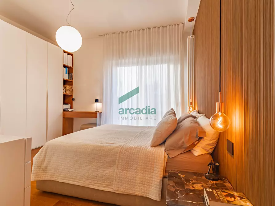 Immagine 27 di Attico in vendita  in Via Vincenzo Roppo 2d a Bari