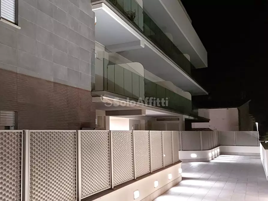 Immagine 50 di Trilocale in affitto  in Via del Castello a Roma