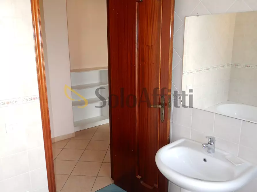 Immagine 14 di Stanza singola in affitto  a Catanzaro