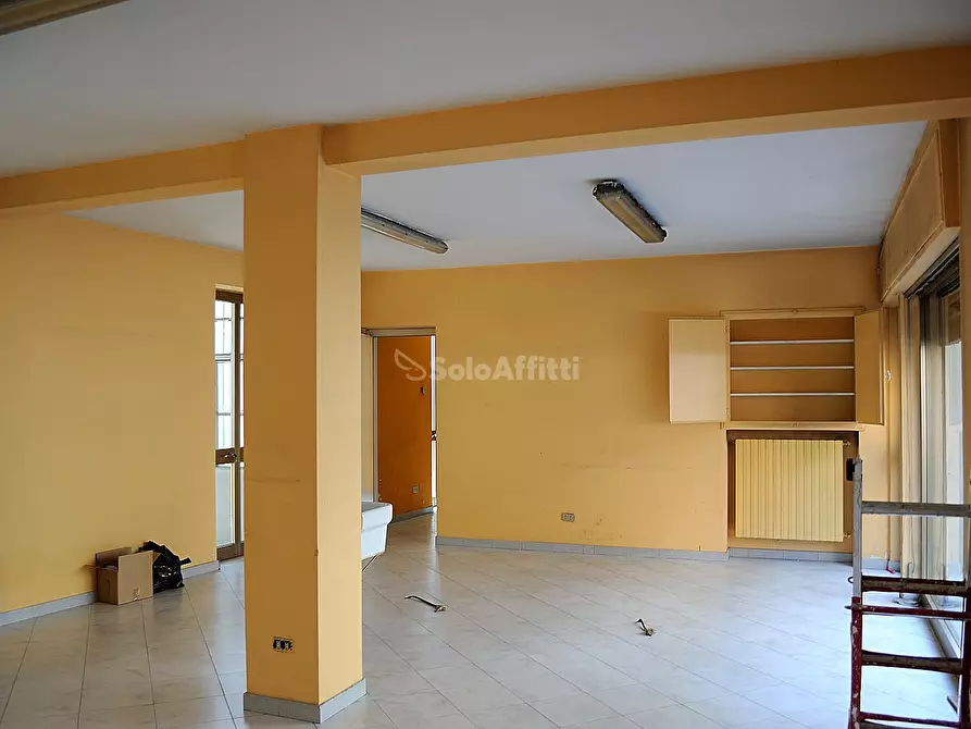 Immagine 4 di Locale commerciale in affitto  in Via Fratelli Rosselli 7 a Settimo Torinese