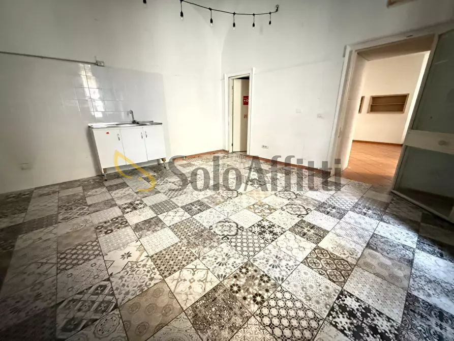 Immagine 11 di Locale commerciale in affitto  in Via San Carlo 126 a Caserta