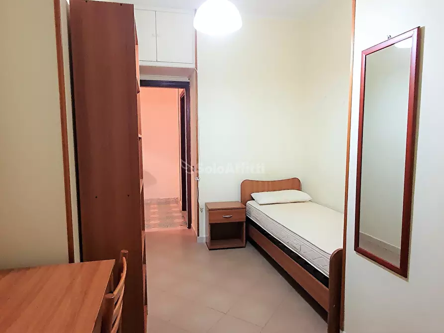 Immagine 9 di Stanza singola in affitto  a Catanzaro