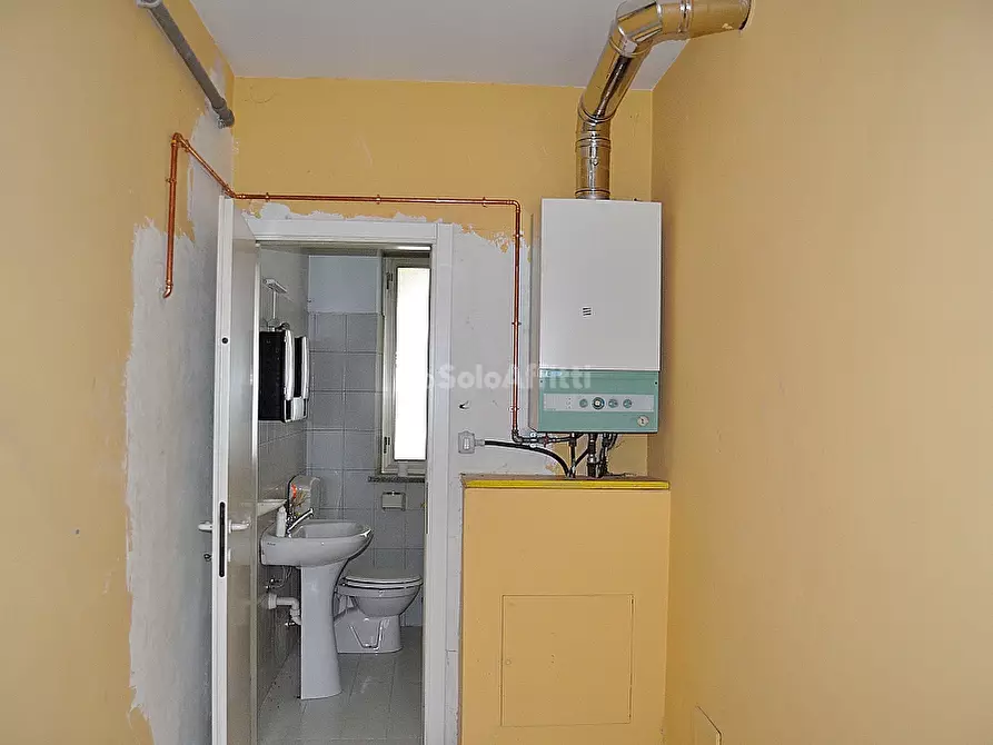 Immagine 5 di Locale commerciale in affitto  in Via Fratelli Rosselli 7 a Settimo Torinese