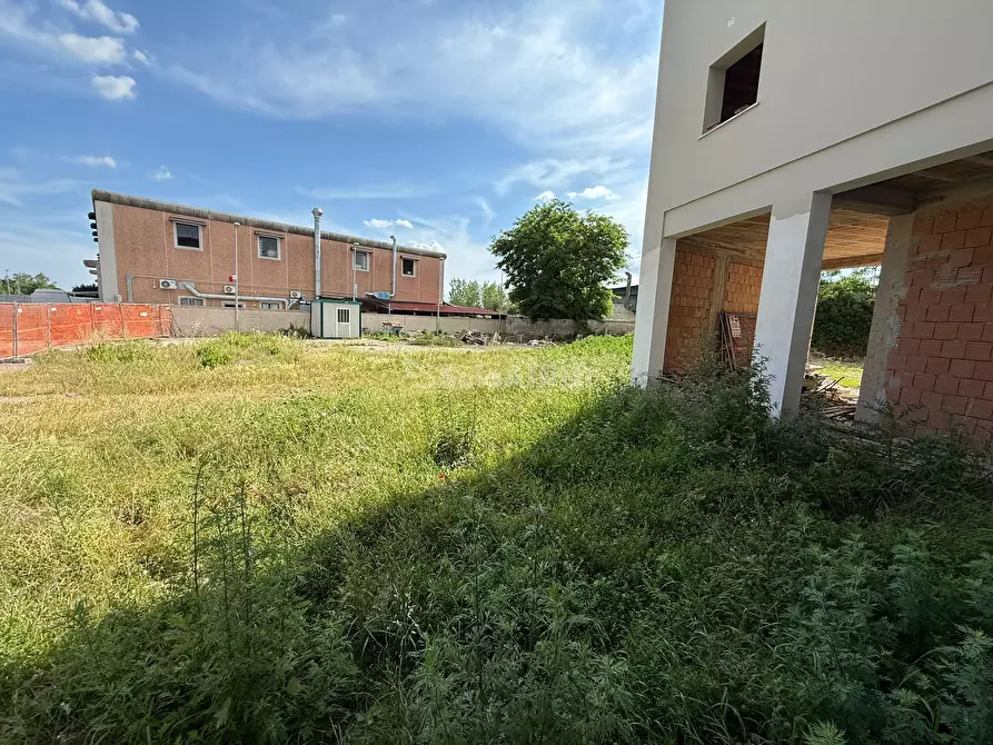 Immagine 13 di Locale commerciale in affitto  in Via Appia 198 a San Nicola La Strada