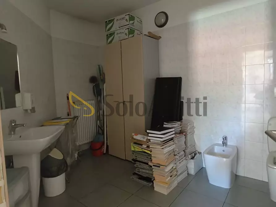 Immagine 11 di Ufficio in affitto  a Gallarate