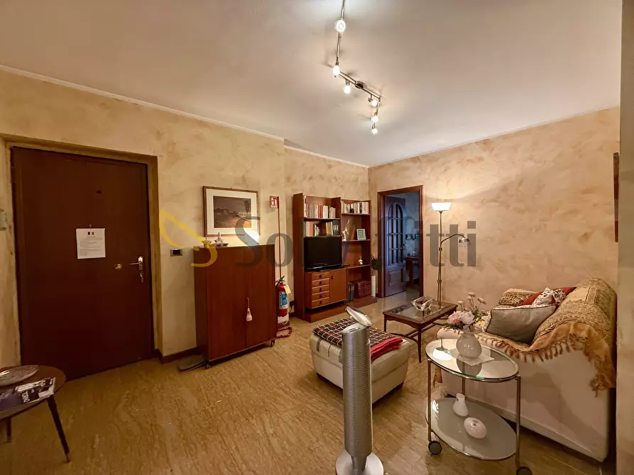 Immagine 9 di Quadrilocale in affitto  in Corso Sebastopoli 297/6 a Torino