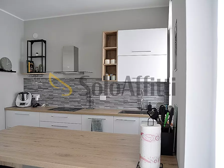 Immagine 3 di Trilocale in affitto  in Via Chiomo 5 a Settimo Torinese