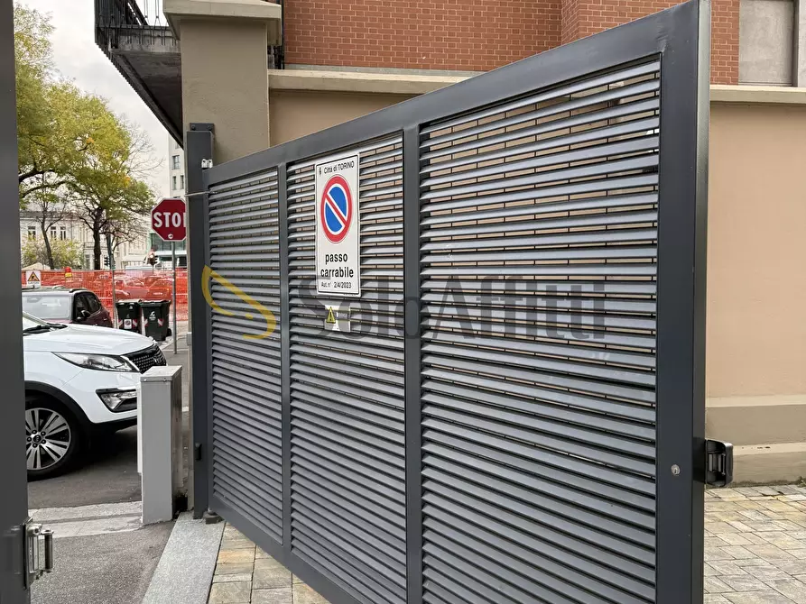Immagine 2 di Garage in affitto  in Via Sostegno 3 a Torino