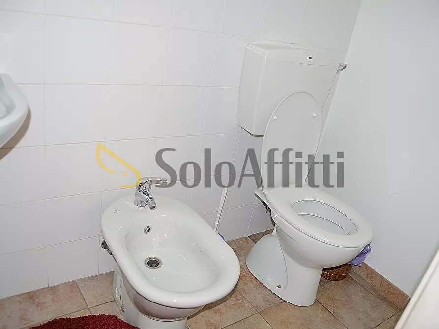 Immagine 9 di Locale commerciale in affitto  in Via Giuseppe Verdi 13 a Settimo Torinese