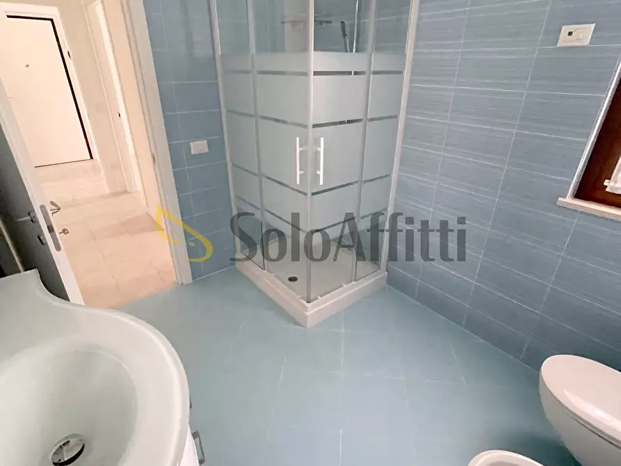 Immagine 8 di Trilocale in affitto  a Osimo