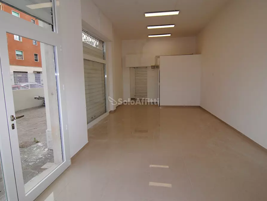Immagine 2 di Locale commerciale in affitto  a Livorno