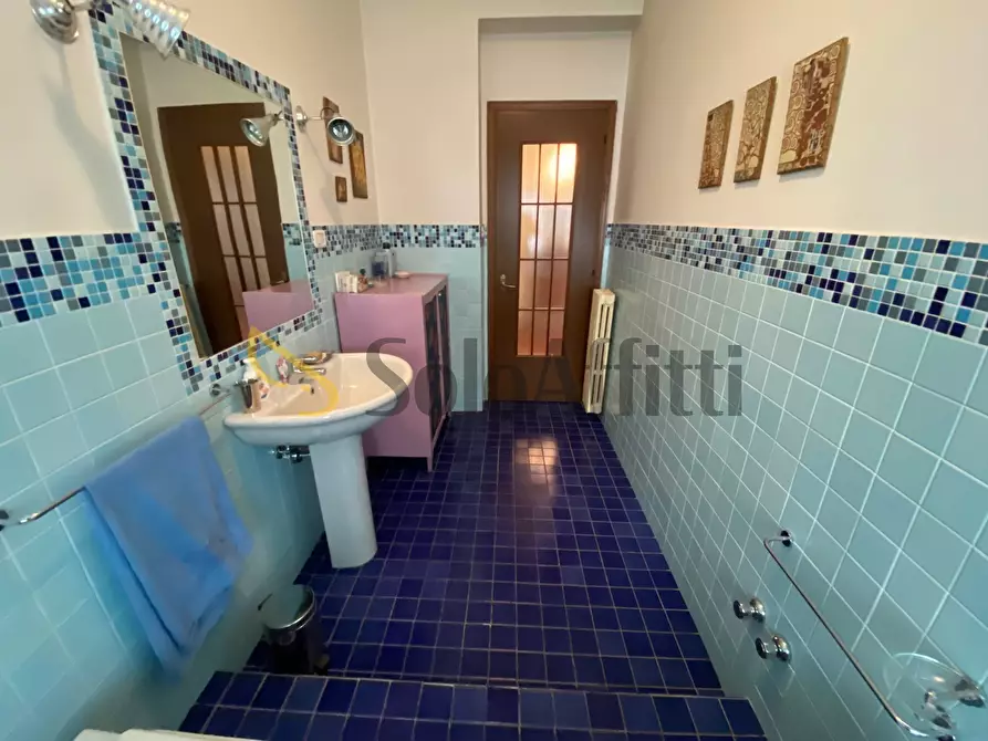 Immagine 24 di Stanza singola in affitto  in Via Ferrarecce 57 a Caserta