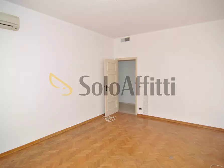 Immagine 25 di Appartamento in affitto  in Via Roma 70 a Livorno