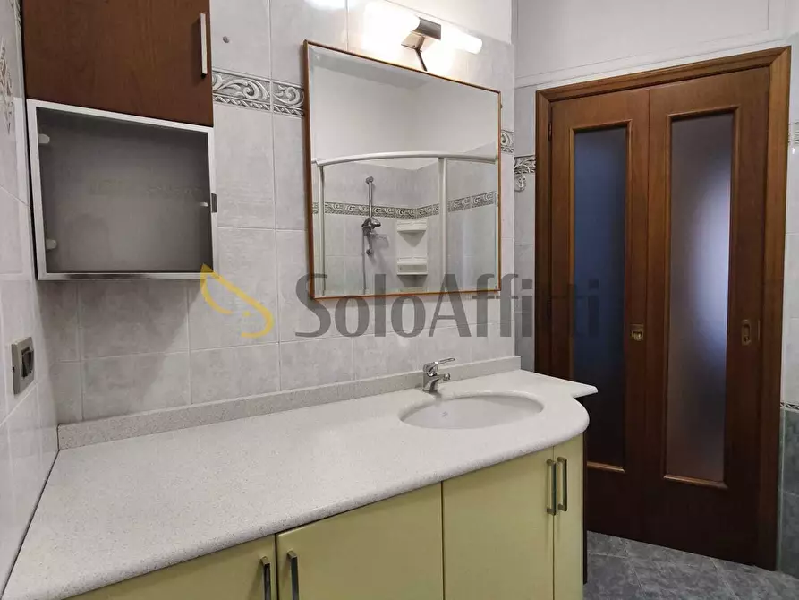 Immagine 16 di Quadrilocale in affitto  in Via Pietro Francesco Guala 5 a Torino