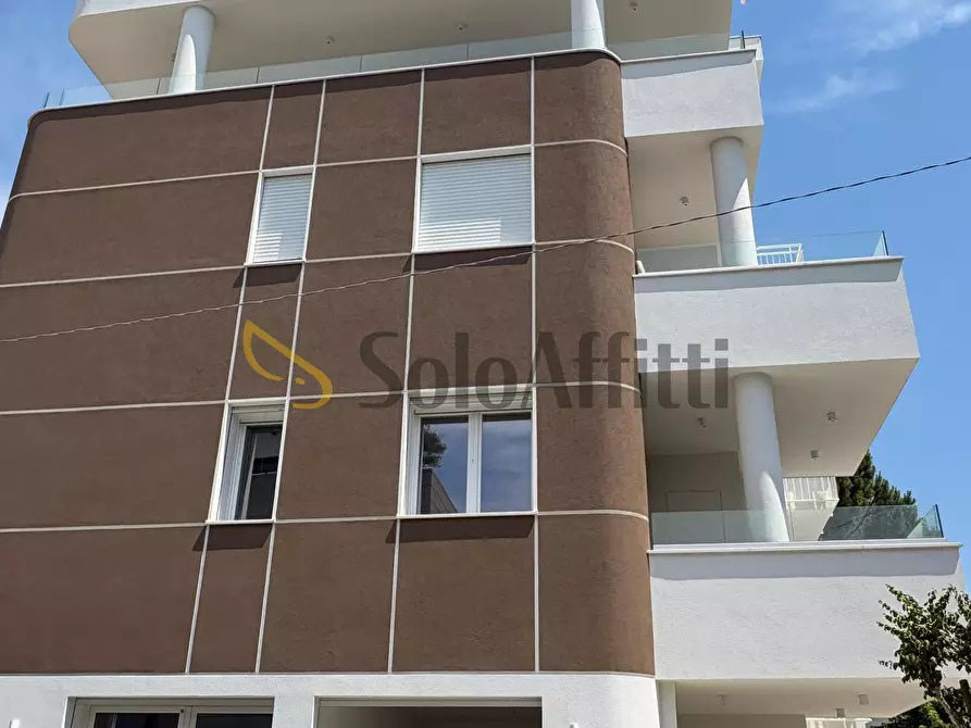 Immagine 19 di Trilocale in affitto  in Via Monte Titano 75 a Rimini