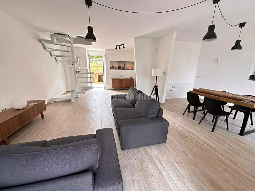 Immagine 27 di Trilocale in affitto  in Via delle Ferriere 20 a Caserta