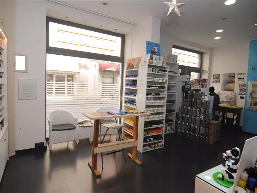 Immagine 7 di Locale commerciale in affitto  in Corso Amedeo 100 a Livorno