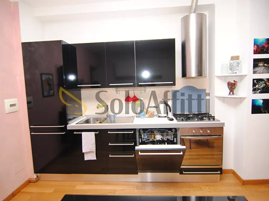 Immagine 15 di Bilocale in affitto  a Livorno