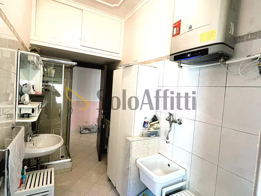 Immagine 18 di Trilocale in affitto  in via Pomezia a Roma