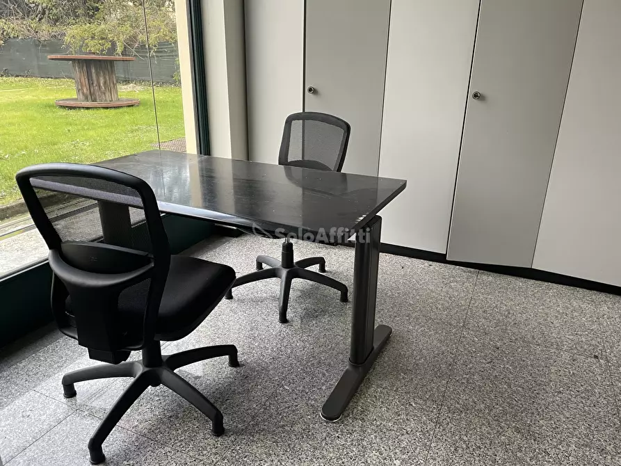 Immagine 38 di Locale commerciale in affitto  in Piazza Baracca 18 a Buscate