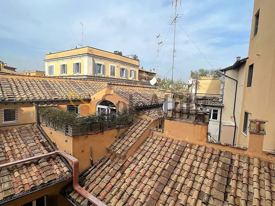 Immagine 2 di Quadrilocale in affitto  in via della Panetteria 45 a Roma