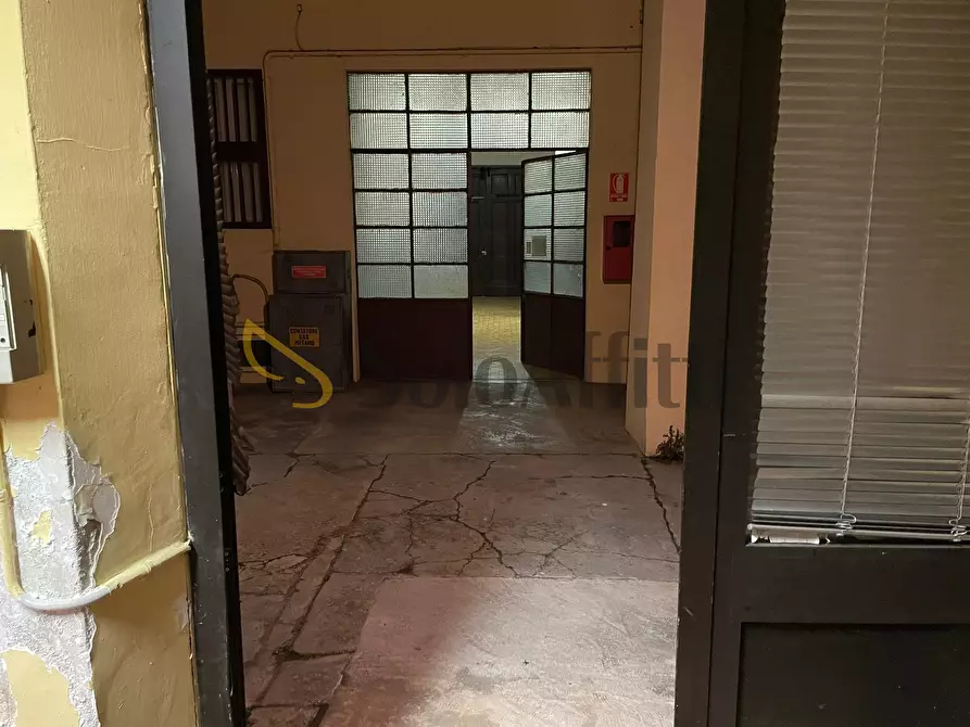Immagine 14 di Magazzino in affitto  in Via Pettinengo a Torino