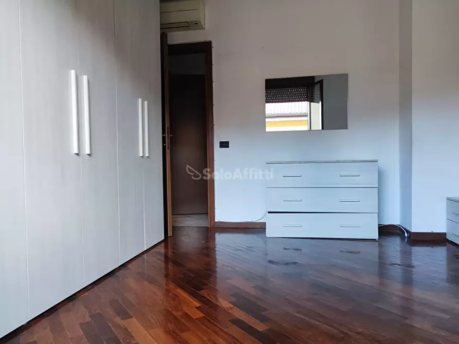 Immagine 2 di Bilocale in affitto  in MONTANARI 19 a Monza