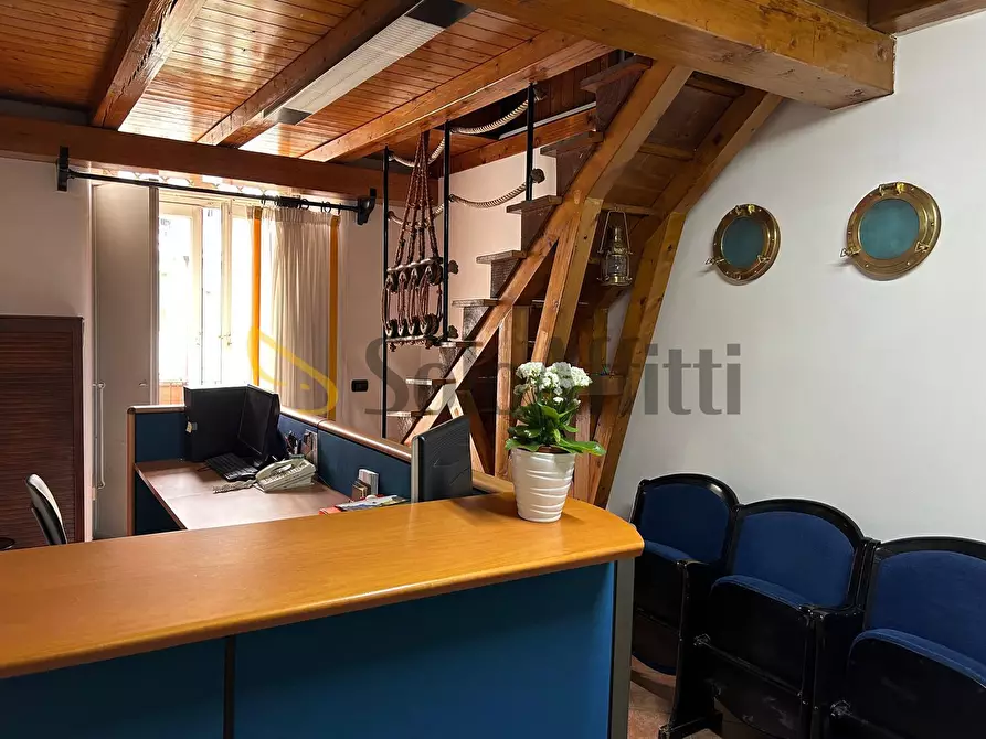 Immagine 9 di Stanza singola in affitto  a Catania