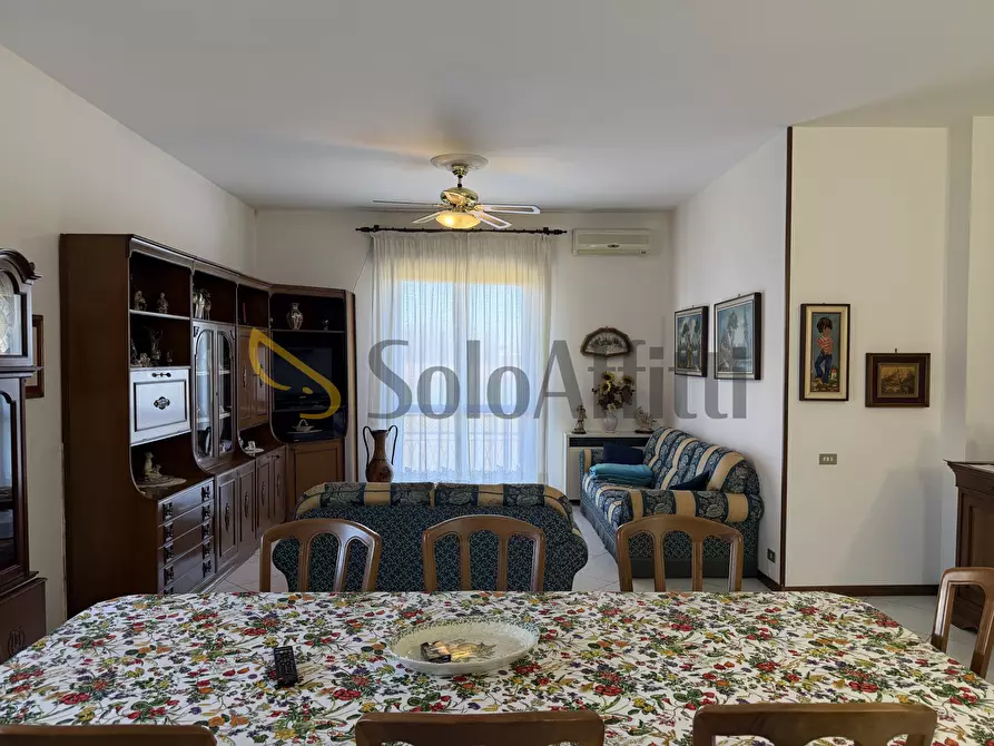 Immagine 2 di Trilocale in affitto  in Via dei Tigli 14 a Solaro