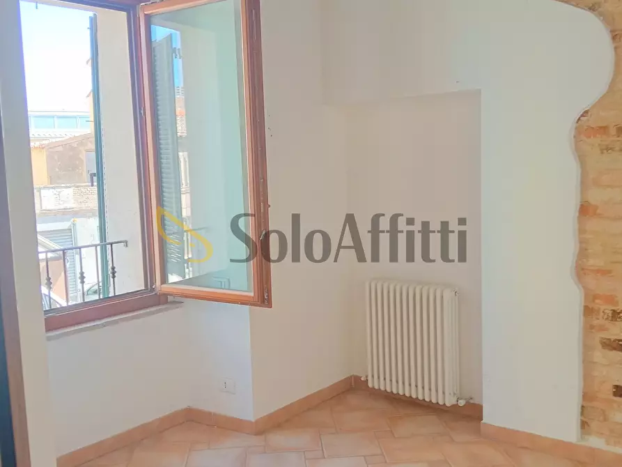 Immagine 9 di Trilocale in affitto  a Falconara Marittima