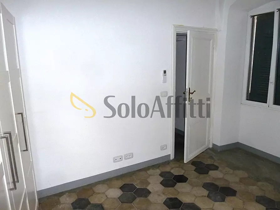 Immagine 16 di Trilocale in affitto  in Piazza Dante Alighieri 4 a Bordighera