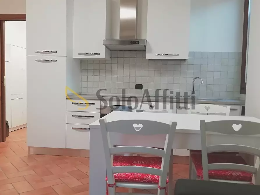 Immagine 1 di Bilocale in affitto  in Via Camillo Benso Conte di Cavour 5 a Besana In Brianza