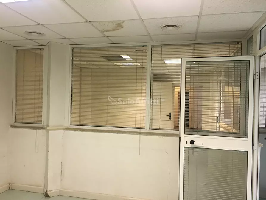 Immagine 10 di Magazzino in affitto  in via degli Estensi 191 a Roma