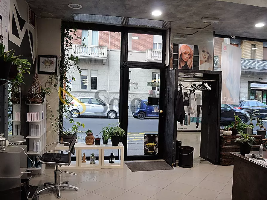 Immagine 5 di Locale commerciale in affitto  in Via Vittorio Asinari di Bernezzo 33d a Torino