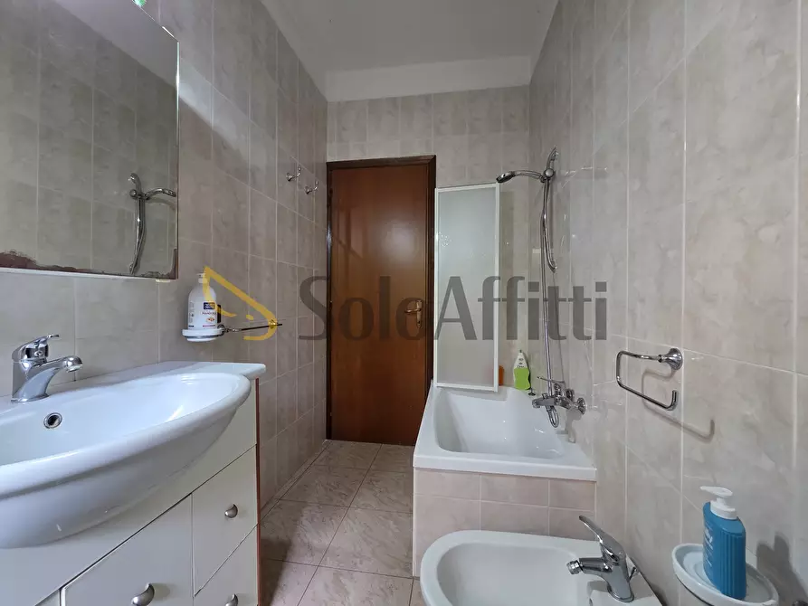 Immagine 7 di Quadrilocale in affitto  a Catanzaro