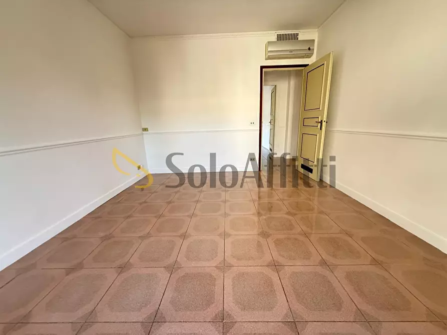 Immagine 34 di Quadrilocale in affitto  in Via Pier Paolo Pasolini 47 a Caserta